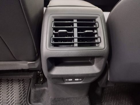 New 2026 Volkswagen Tiguan SE image 34