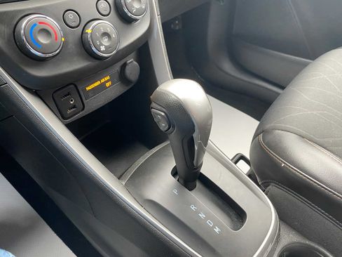 Used 2017 Chevrolet Trax LT w/ LT Convenience Package image 21