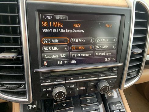 Used 2012 Porsche Cayenne image 8