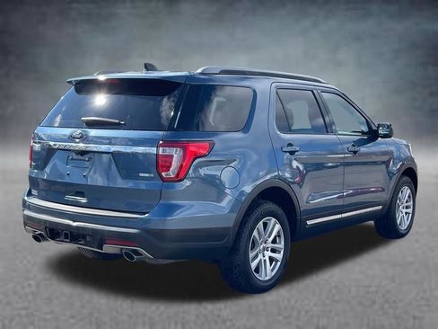 Used 2018 Ford Explorer XLT w/ Class II Trailer Tow Package image 3
