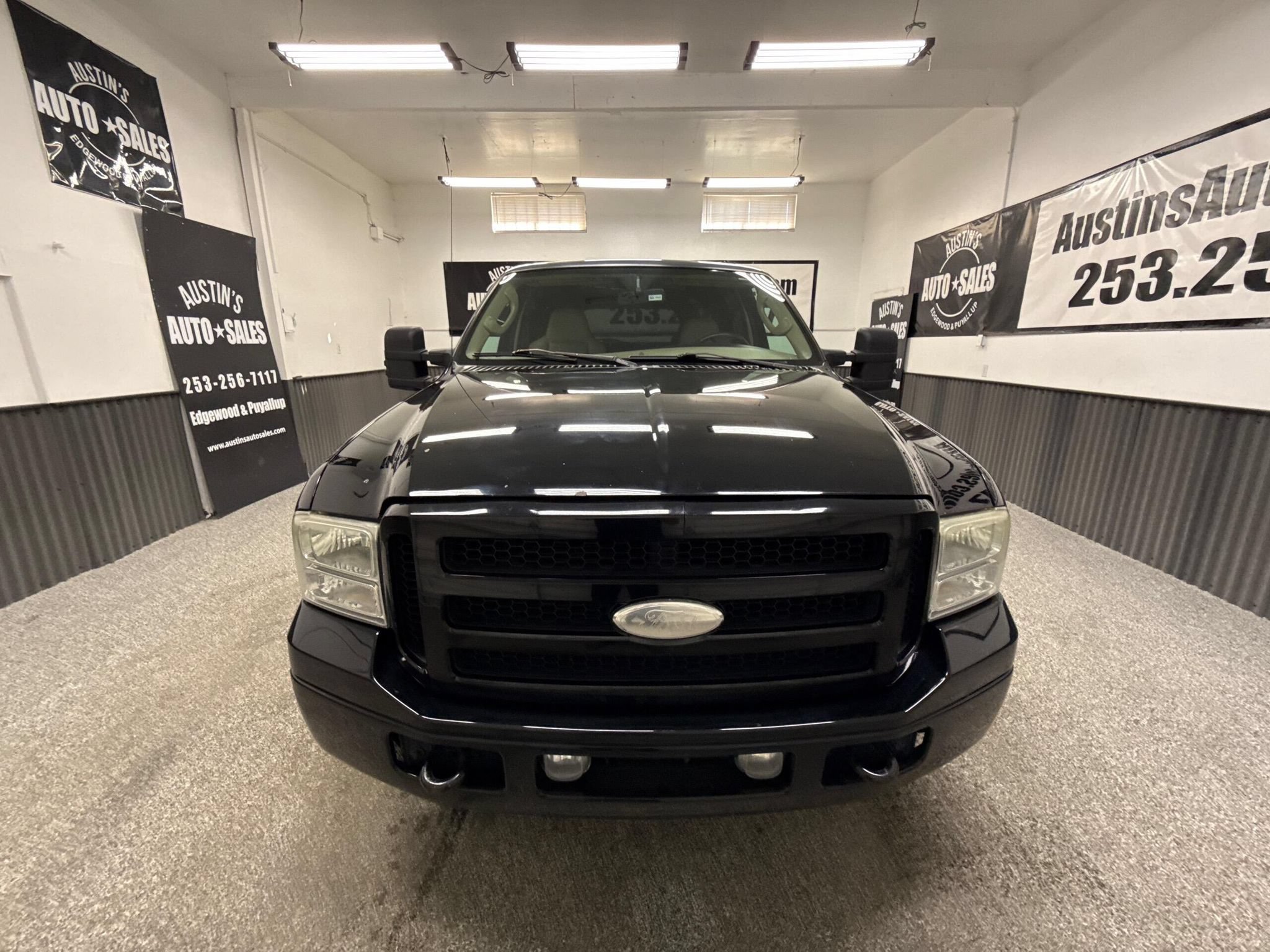 Used 2005 Ford Excursion Limited AWD/4WD image 5