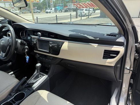 Used 2014 Toyota Corolla LE FWD image 26