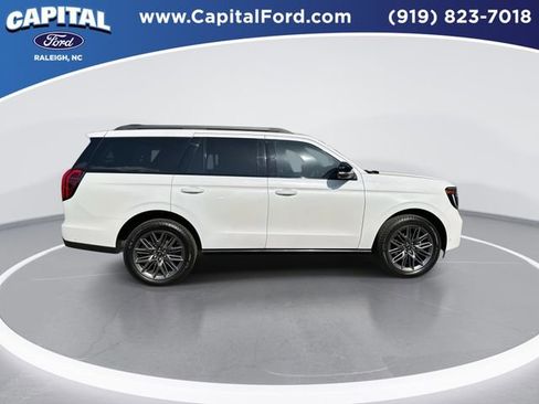 Certified 2025 Ford Expedition Platinum w/ Stealth Performance Package AWD/4WD image 9
