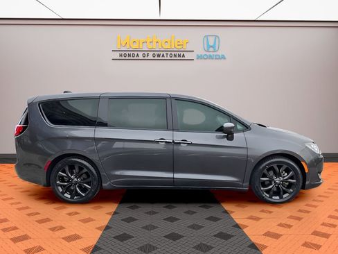 Used 2018 Chrysler Pacifica Touring Plus w/ S Appearance Package image 6
