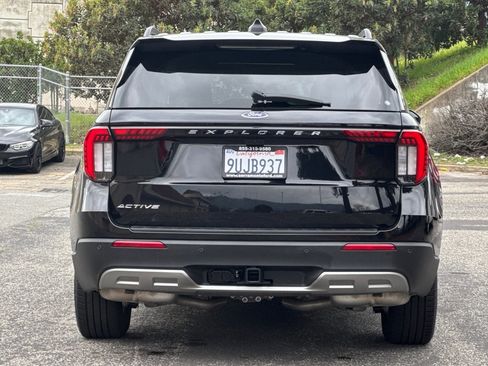Used 2025 Ford Explorer Active w/ Active Comfort Package image 5