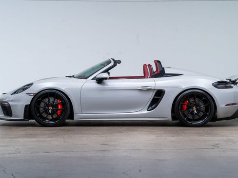 Used 2021 Porsche 718 Boxster Spyder RWD image 6