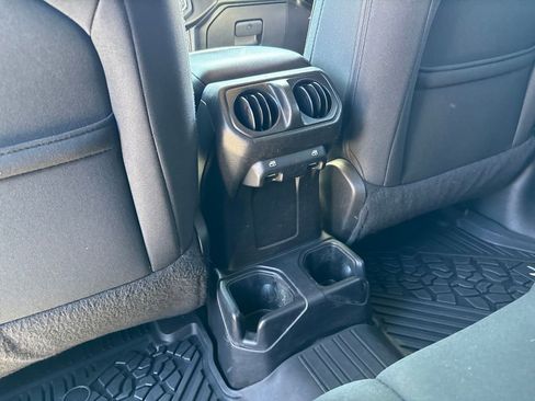 Used 2019 Jeep Wrangler Unlimited Sport S image 23