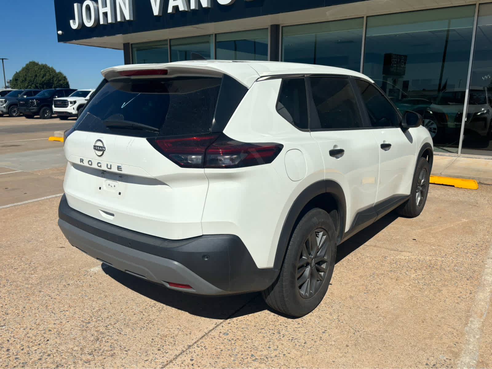 Used 2023 Nissan Rogue S FWD image 10