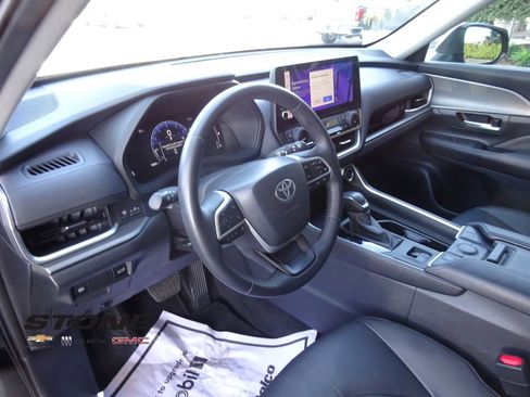 Used 2024 Toyota Grand Highlander FWD image 12