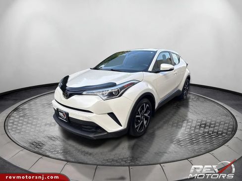 Used 2018 Toyota C-HR XLE FWD image 1