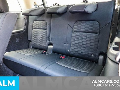 Used 2025 Nissan Pathfinder S image 22