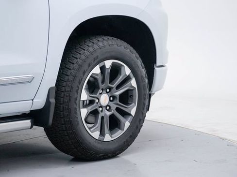 New 2026 Chevrolet Silverado 1500 High Country w/ Technology Package AWD/4WD image 8