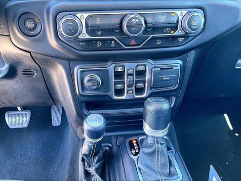 Used 2020 Jeep Wrangler Unlimited Sahara AWD/4WD image 26
