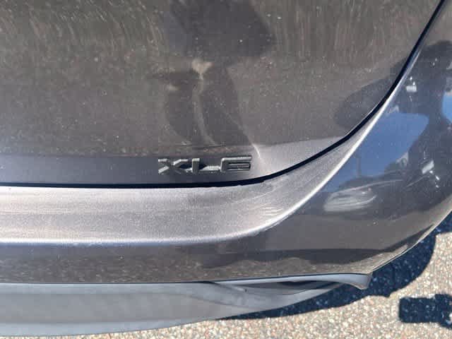 Used 2020 Toyota Highlander XLE FWD image 10