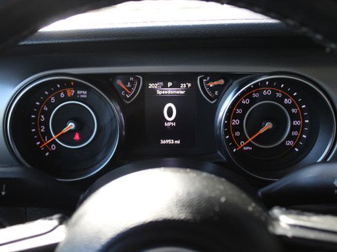 Certified 2022 Jeep Gladiator Willys image 20