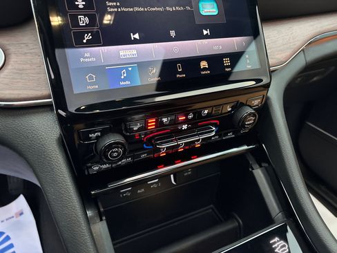 Used 2025 Jeep Grand Cherokee L Summit image 21