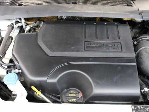 Used 2018 Jaguar E-PACE S image 33