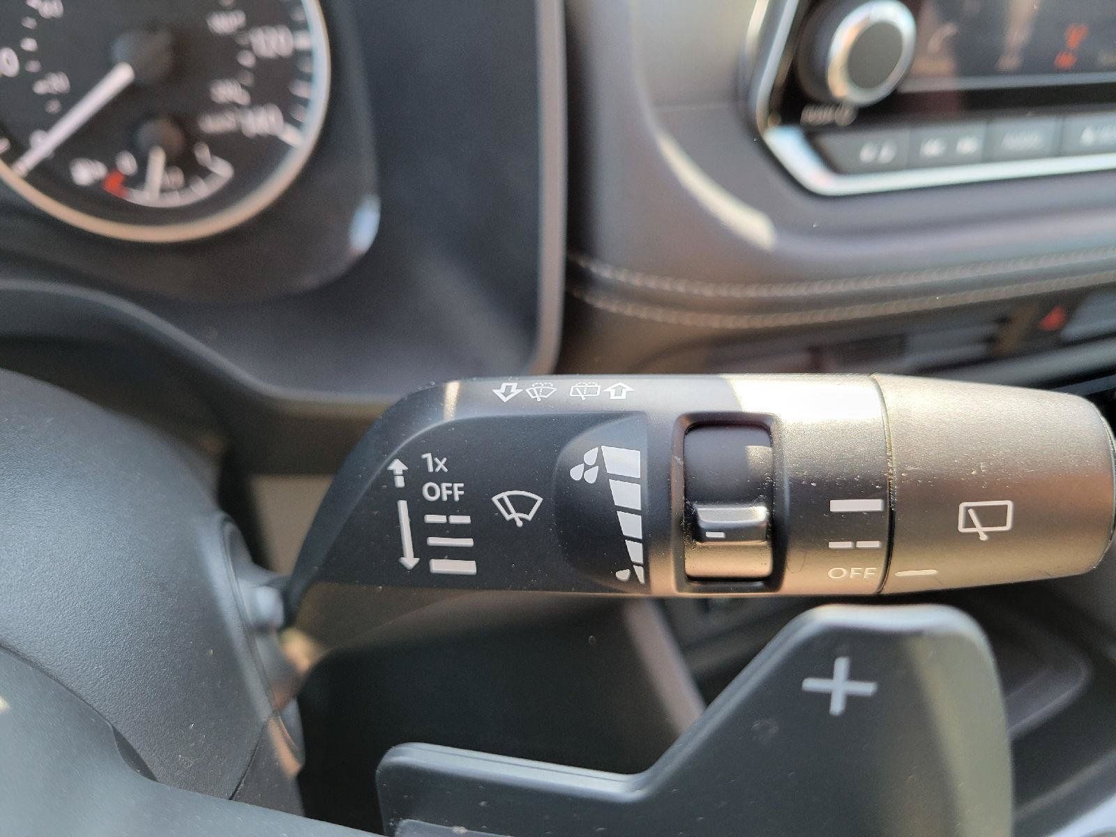 Used 2024 Nissan Rogue S AWD/4WD image 15