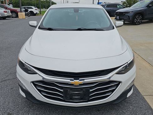 Used 2020 Chevrolet Malibu LT FWD image 2