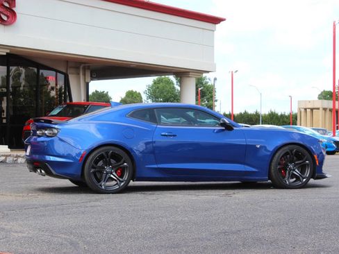 Used 2023 Chevrolet Camaro SS RWD image 3