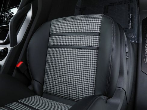 Used 2026 Porsche Cayenne GTS image 22