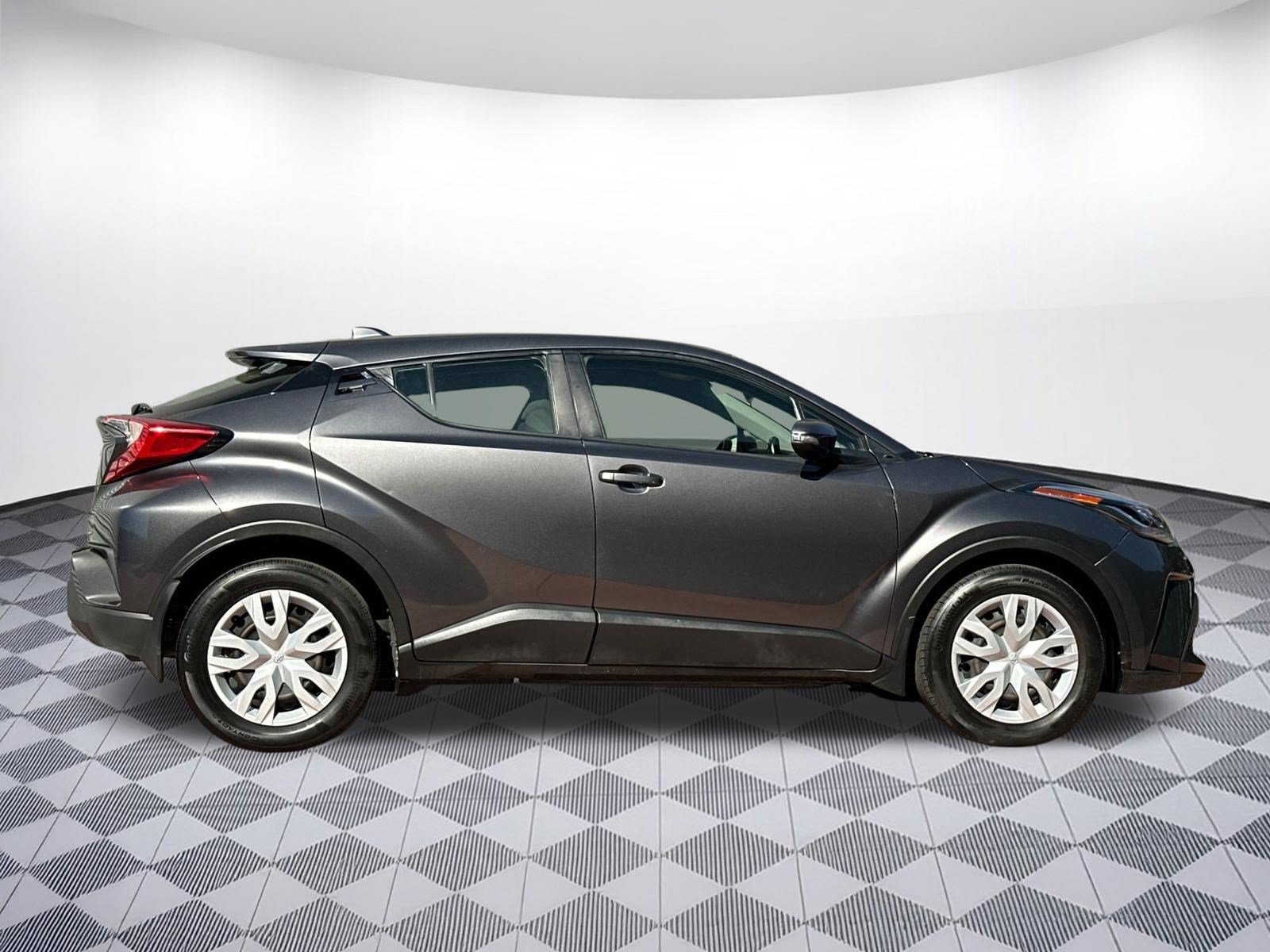 Used 2020 Toyota C-HR LE FWD image 8