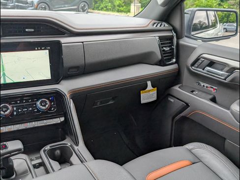 Used 2026 GMC Sierra 1500 AT4 w/ AT4 Premium Package AWD/4WD image 9