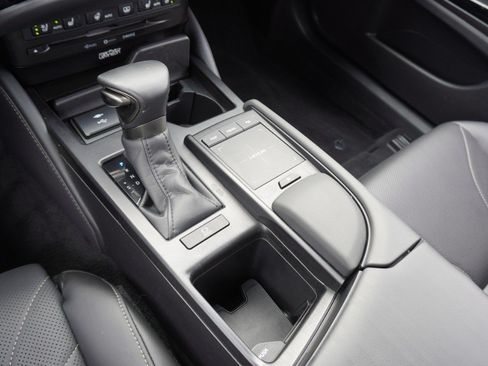 Certified 2022 Lexus ES 350 Ultra Luxury w/ Accessory Package 2 FWD image 21
