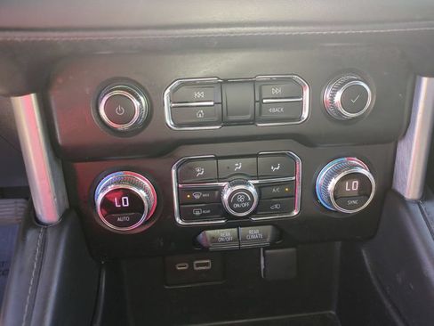Used 2021 GMC Yukon SLE AWD/4WD image 22