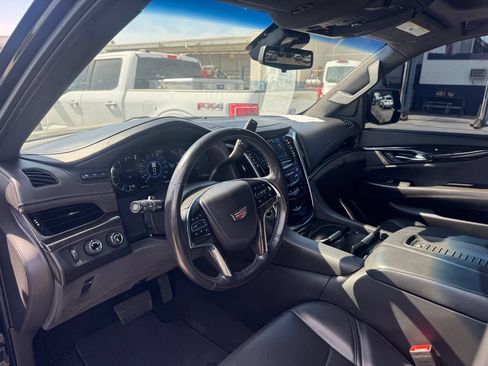 Used 2020 Cadillac Escalade ESV Platinum w/ Escalade Sport Edition AWD/4WD image 5