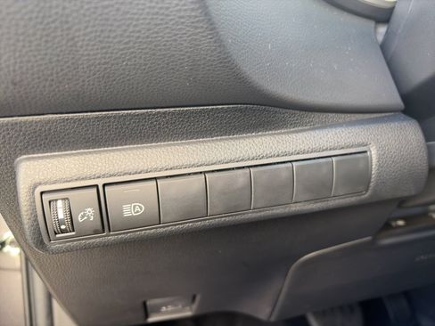 Used 2025 Toyota Corolla SE FWD image 7
