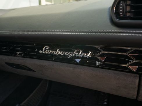 Used 2024 Lamborghini Huracan Sterrato image 38