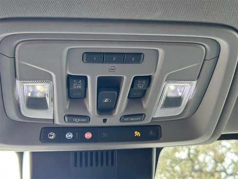 Used 2024 GMC Sierra 3500 Denali w/ Denali Reserve Package image 28