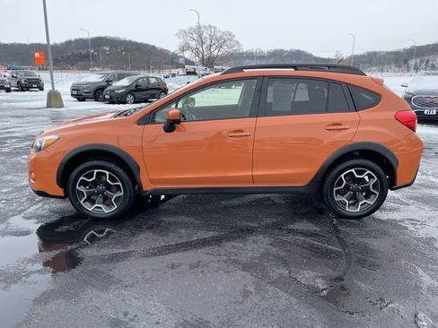 Used 2015 Subaru Crosstrek 2.0i Premium w/ Moonroof Package image 2