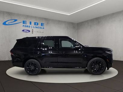 New 2027 Lincoln Navigator Reserve w/ Jet Appearance Package