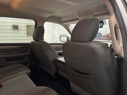 Used 2018 RAM 1500 SLT AWD/4WD image 28