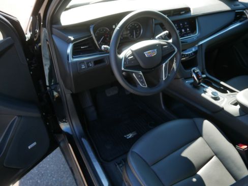 Used 2025 Cadillac XT5 Premium Luxury w/ LPO, Floor Liner Package AWD/4WD image 21