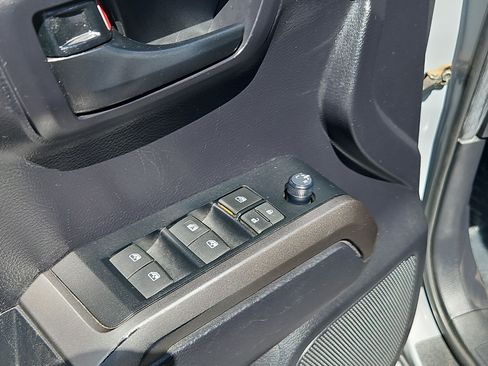 Used 2021 Toyota Tacoma SR5 RWD image 12
