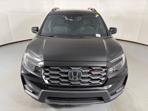 Used 2023 Honda Passport TrailSport image 3