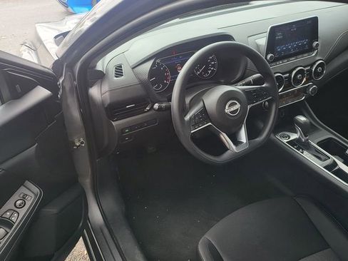 Used 2025 Nissan Sentra SV FWD image 3