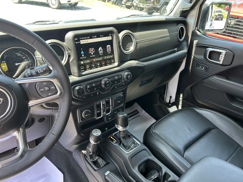 Certified 2023 Jeep Wrangler Unlimited Sahara w/ Cold Weather Group AWD/4WD image 17
