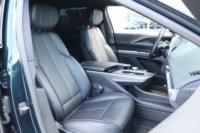 Used 2024 Cadillac Lyriq Luxury AWD/4WD image 22