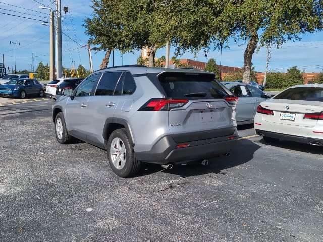 Used 2019 Toyota RAV4 XLE w/ Convenience Package FWD image 4