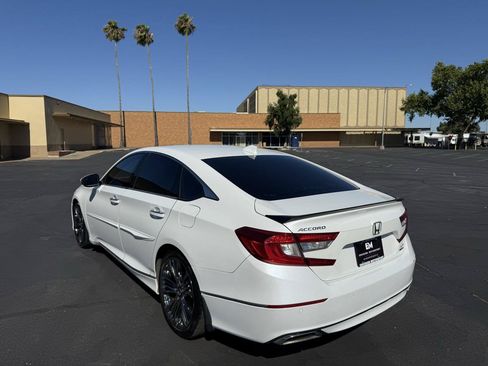 Used 2019 Honda Accord Touring image 5