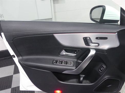 Used 2020 Mercedes-Benz CLA 250 4MATIC image 18