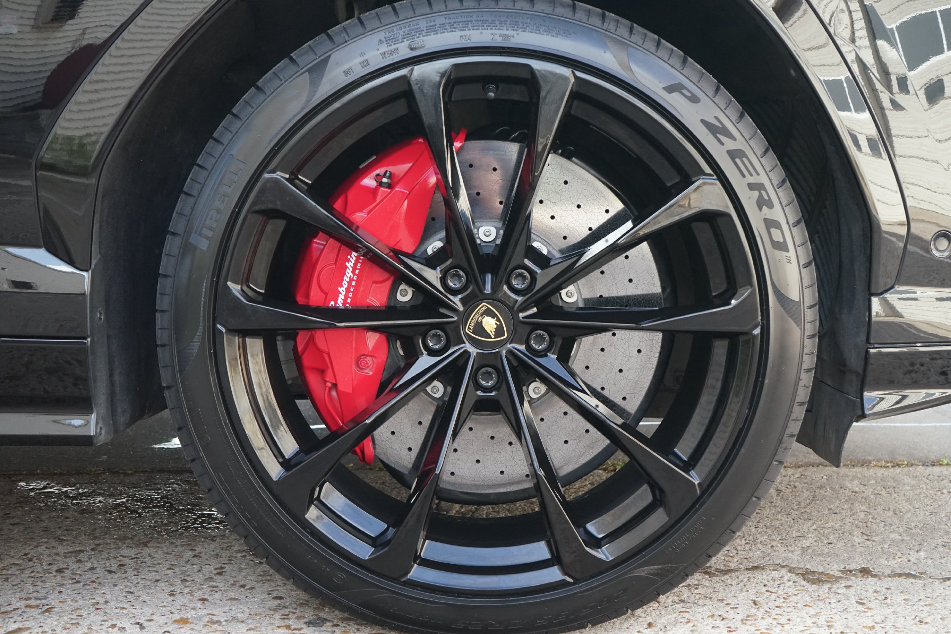 Used 2022 Lamborghini Urus AWD/4WD image 31