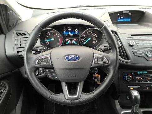 Used 2017 Ford Escape SE w/ SE Sport Appearance Package image 28
