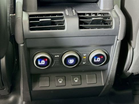 Certified 2023 Land Rover Defender 110 X-Dynamic SE image 27