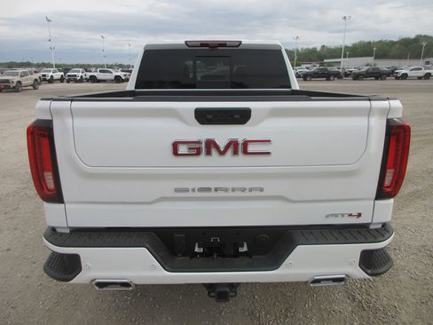 New 2026 GMC Sierra 1500 AT4 w/ AT4 Premium Package AWD/4WD image 5