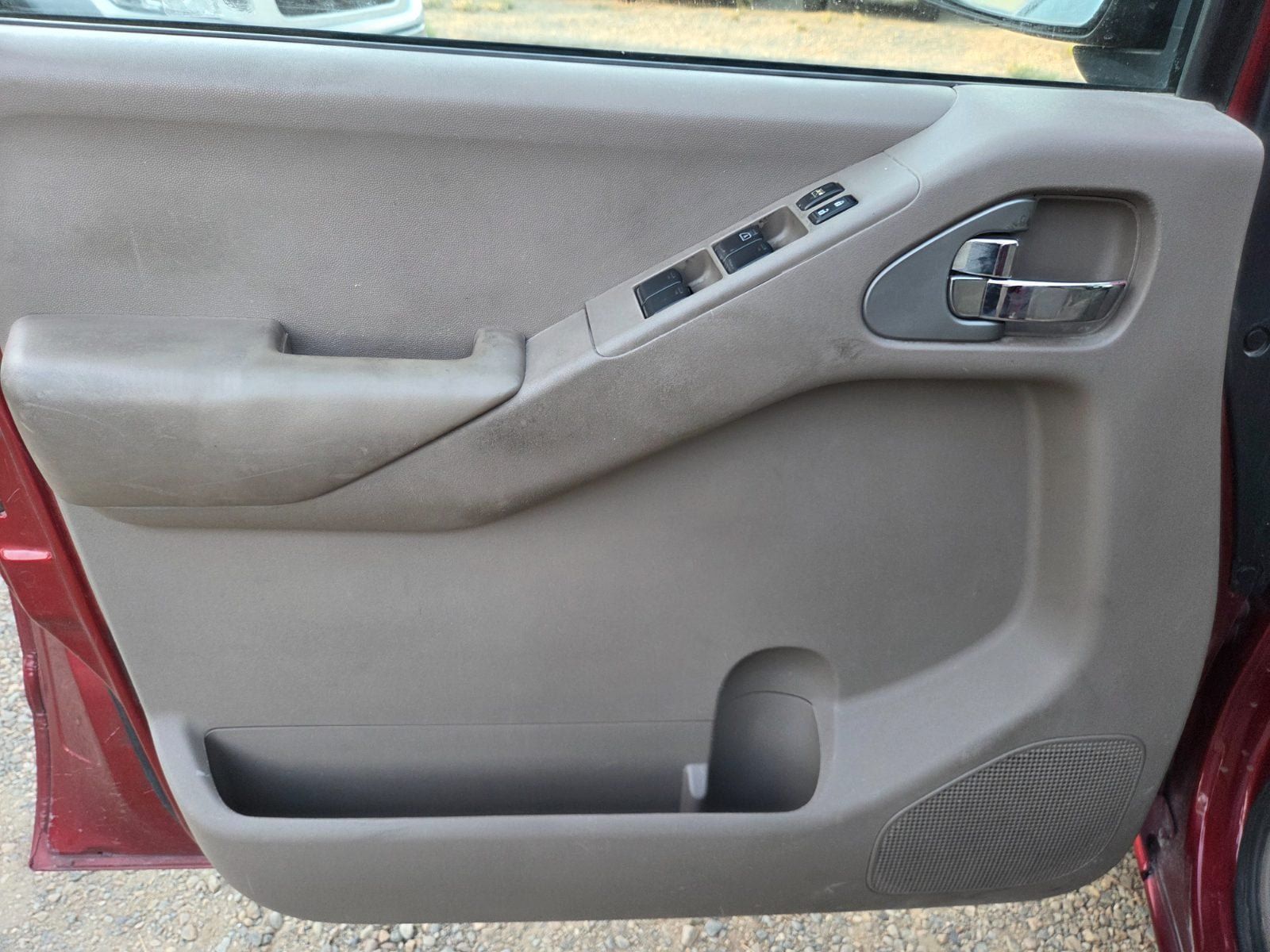 Used 2013 Nissan Frontier SV w/ SV Value Truck Pkg RWD image 7